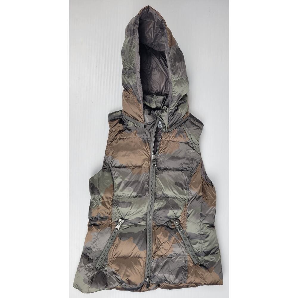 Evereve‎ Womens XS Down Puffer Vest Camo Gray Nylon 2Way Zip Hooded EE172INP-IDG